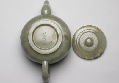 图片[3]-Jade teapot inscribed with poem, Qing dynasty (1644-1911)-China Archive